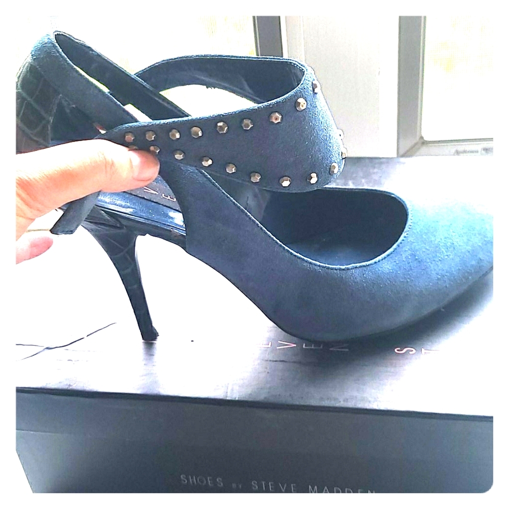 Steve Madden Blue Suede Pumps